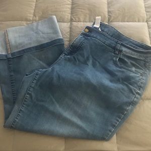 Silhouette cropped jeans